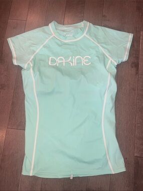 Dakine Sea Green Short Sleeve Rashguard Swim Top with White Trim Women’s Medium